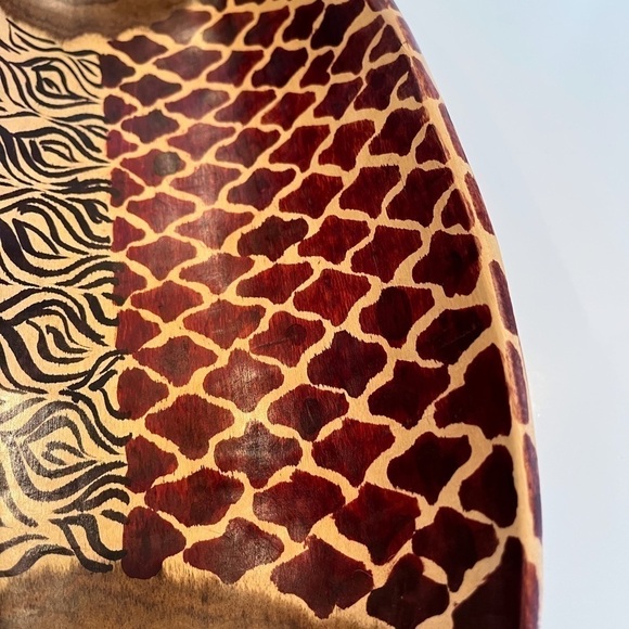 Large African Wooden Oval Bowl - Picture 4 of 8